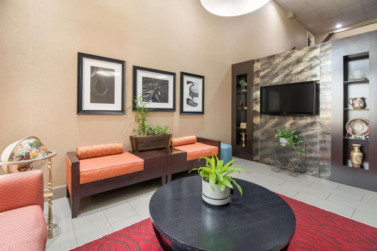 Western Near Opryland Hotel 3*