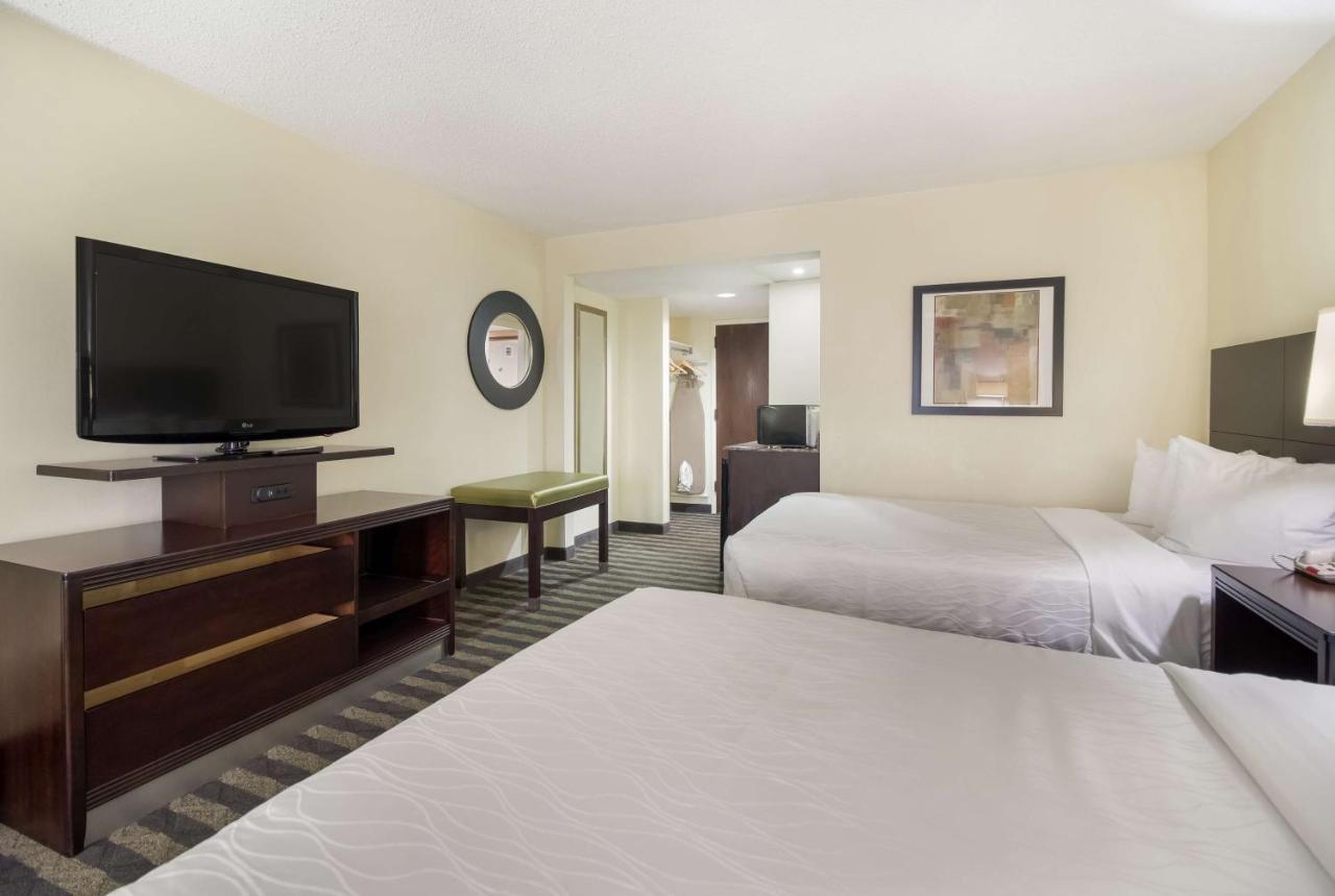 Hotel Western Near Opryland 3*