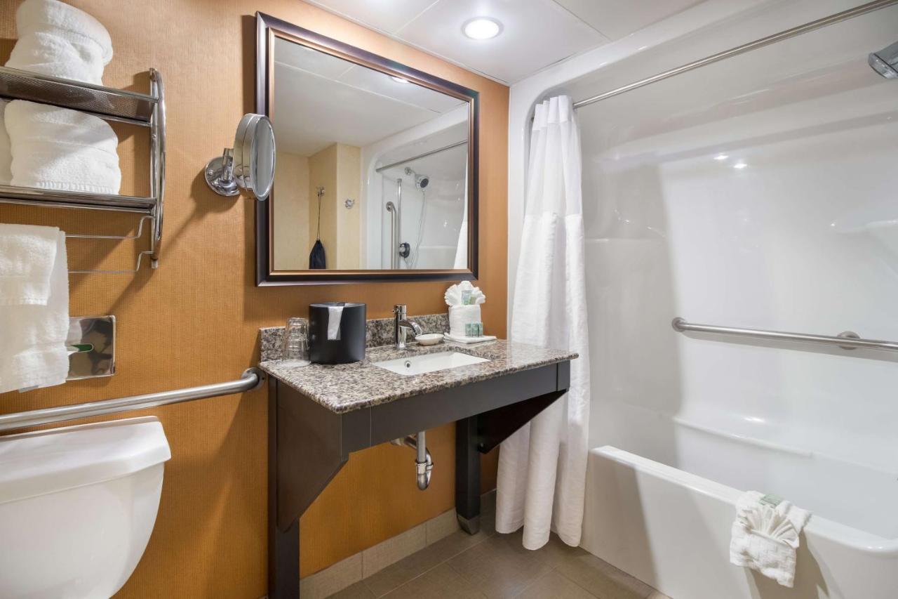 Western Near Opryland 3*