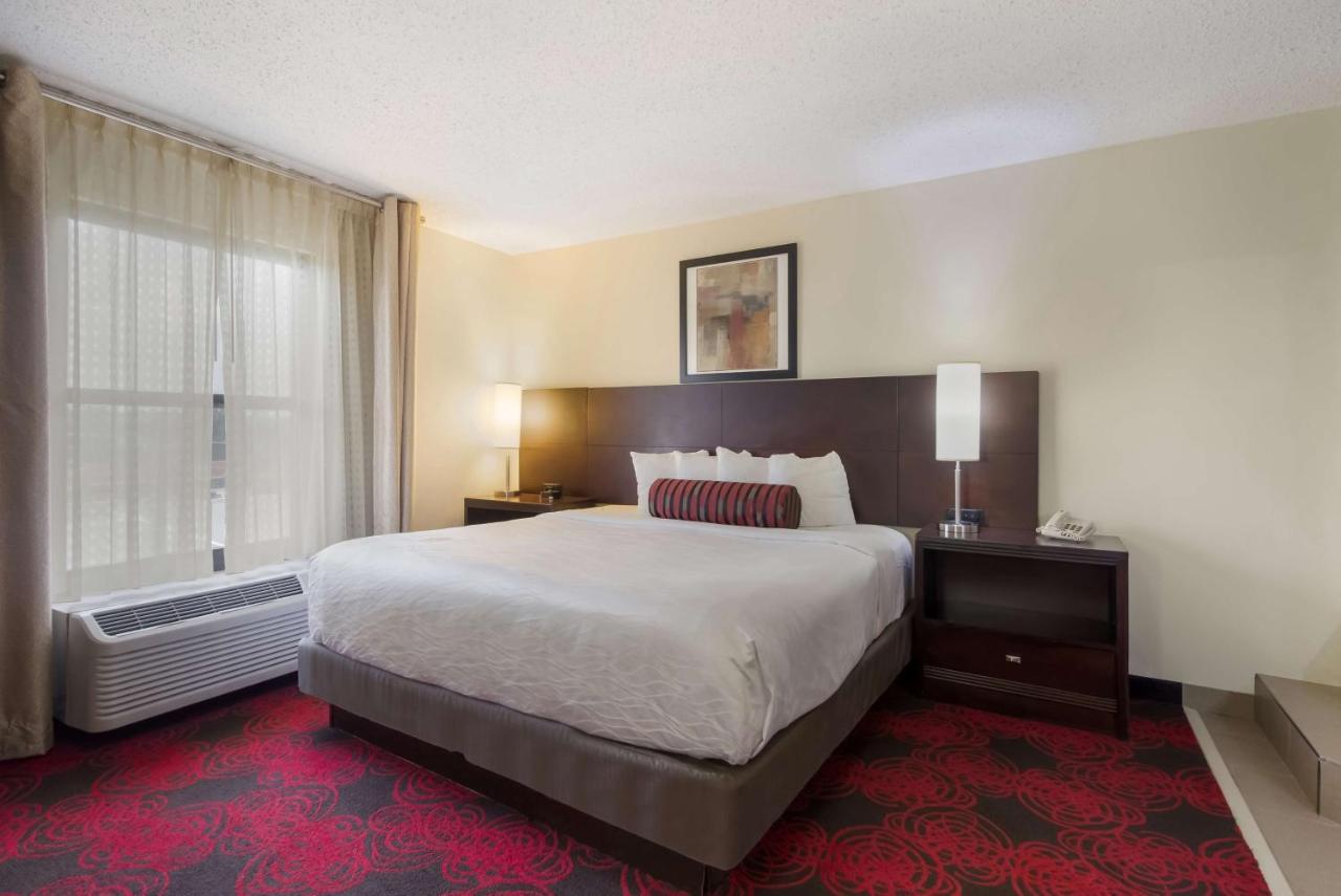 Western Near Opryland Hotel 3*