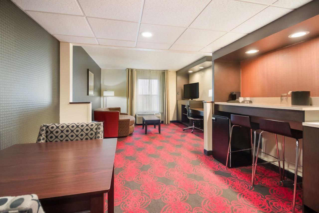 Hotel Western Near Opryland 3*