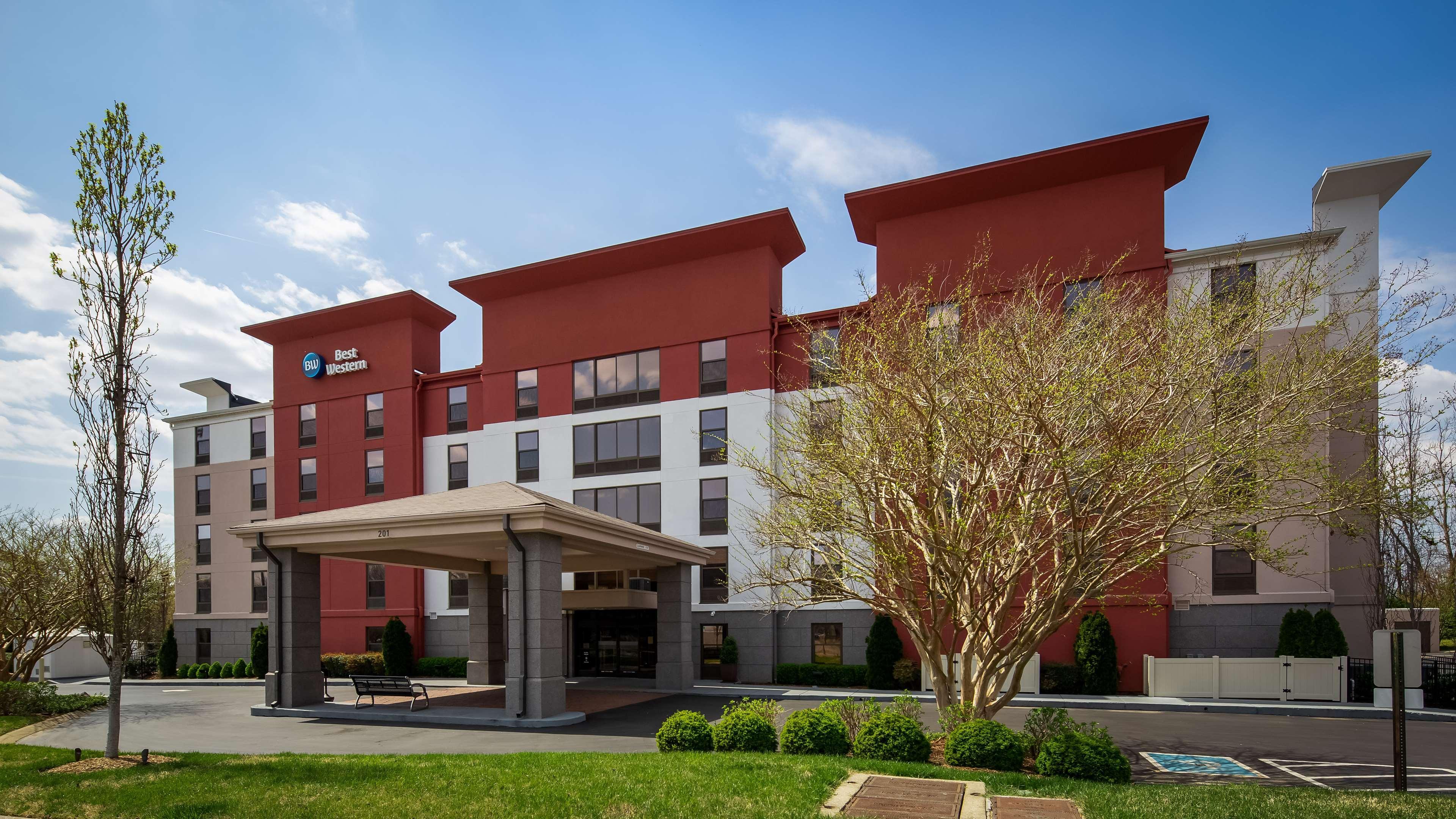 Western Near Opryland Nashville