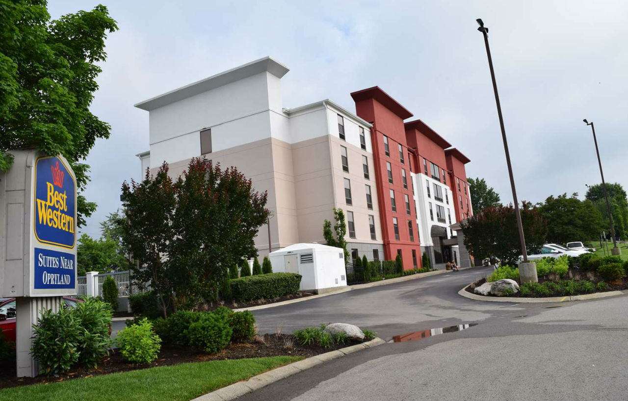 Western Near Opryland Hotel